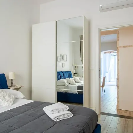 Stylish 2 Bedroom Flat - Garden Apartament