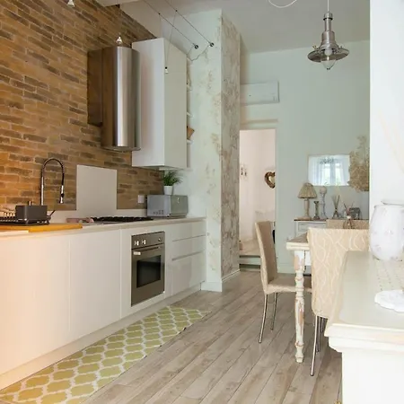 Apartament Stylish 2 Bedroom Flat - Garden Florencja