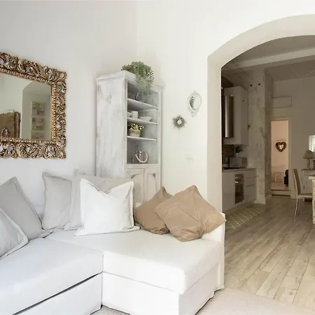 Stylish 2 Bedroom Flat - Garden 아파트