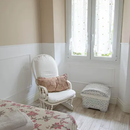 Stylish 2 Bedroom Flat - Garden Florencja