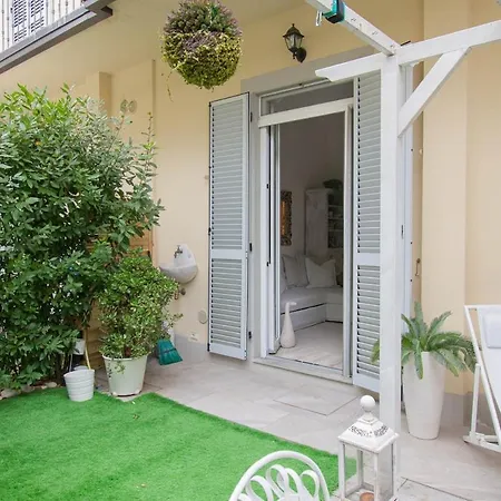 Stylish 2 Bedroom Flat - Garden 아파트 피렌체