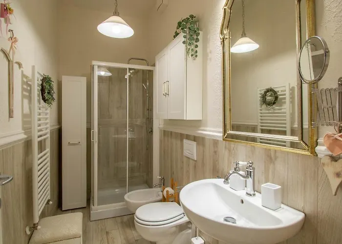 Stylish 2 Bedroom Flat - Garden