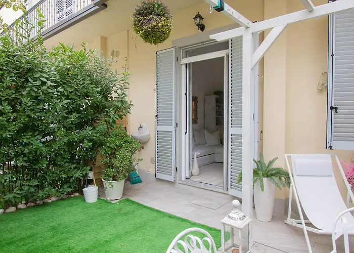 Stylish 2 Bedroom Flat - Garden Appartement Florence
