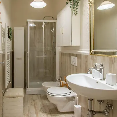 Stylish 2 Bedroom Flat - Garden * فلورنس